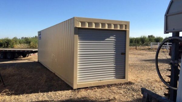 30FT STORAGE CONTAINER WITH ROLL UP DOOR